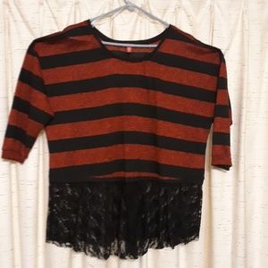 Sweater with lace accent NNW